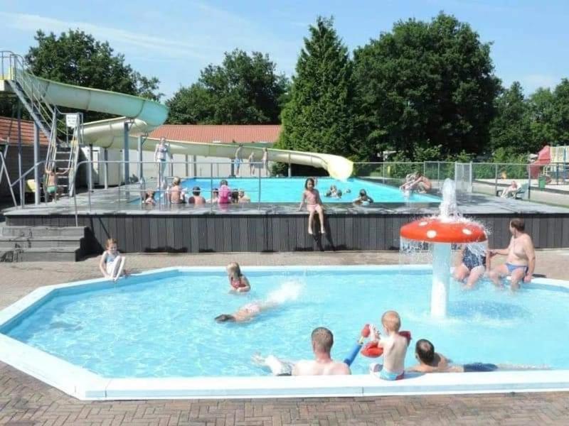 Stacaravan Huren In Het Hart Van Bosrijk Drenthe Op Recreatiepark De Tien Heugten Schoonloo Екстериор снимка
